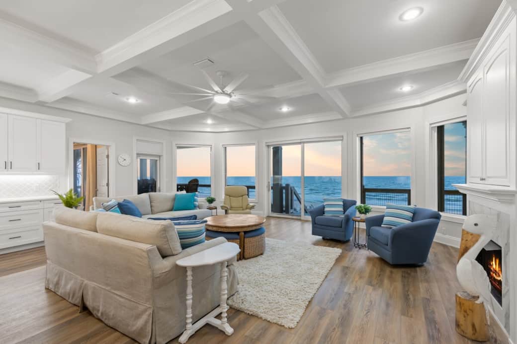 Large family room with large windows overlooking the Gulf of Mexico. Large family room with large windows overlooking the Gulf of Mexico.