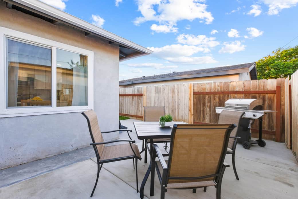 Grill & Outdoor Seating Area perfect for gatherings