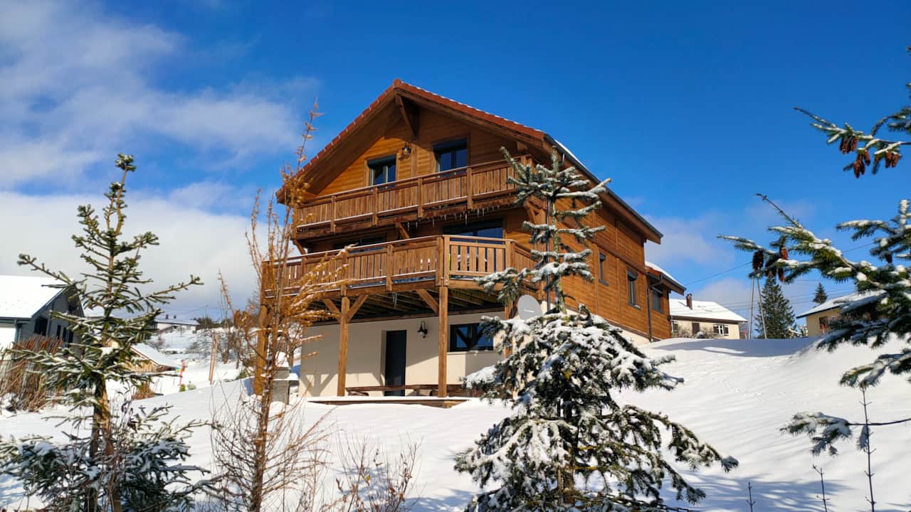 1 Chalet sous la neige