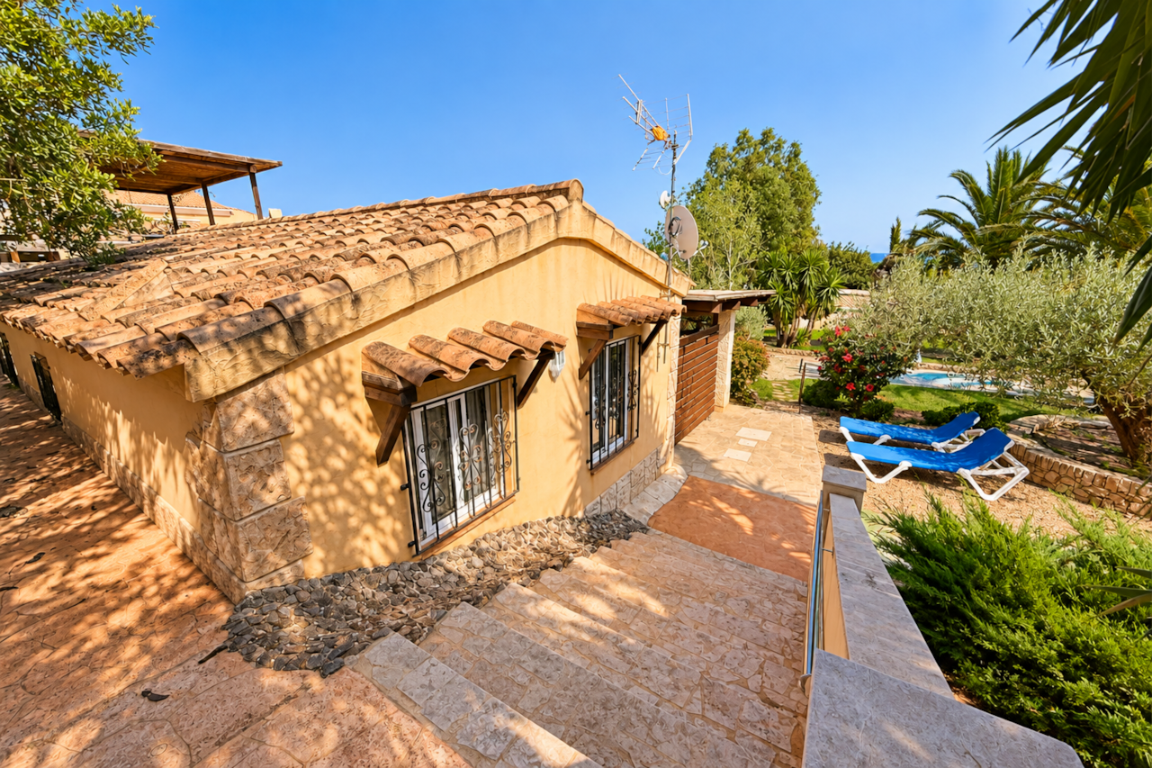 Exterior - La Cochera
