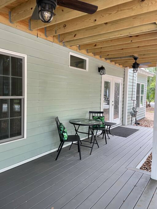 Coaches Corner Cottage A – Renovated Historic Beach Cottage