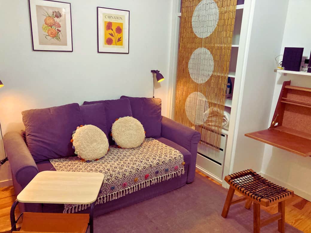 Casas da Comedia Cravos Studio desk