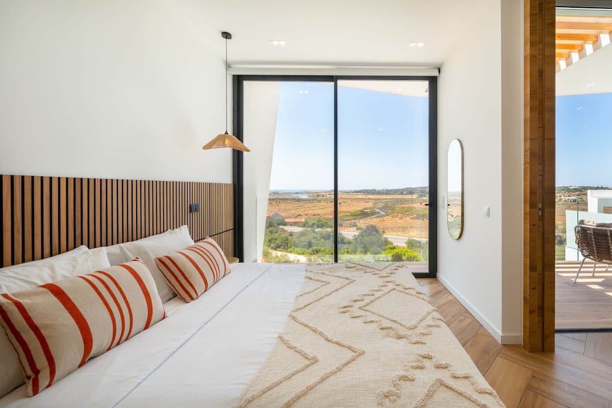Mid-stay cleaning service at Villa Aurora