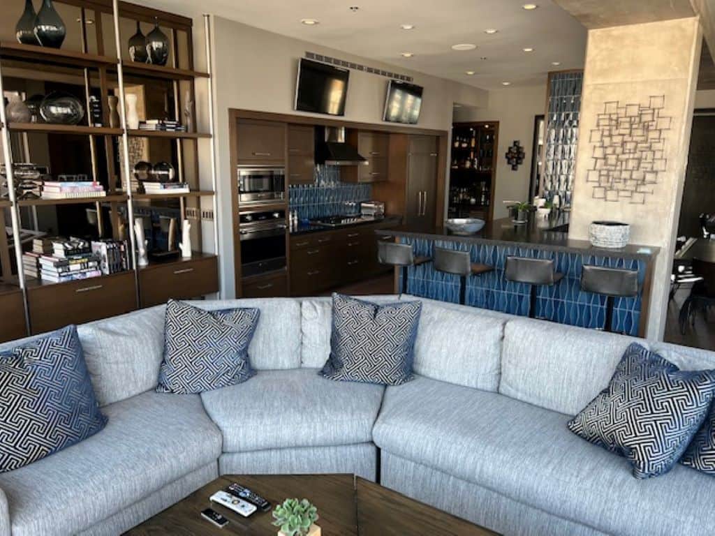 Living room & kitchen