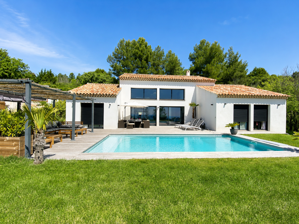 Batiment principal, piscine