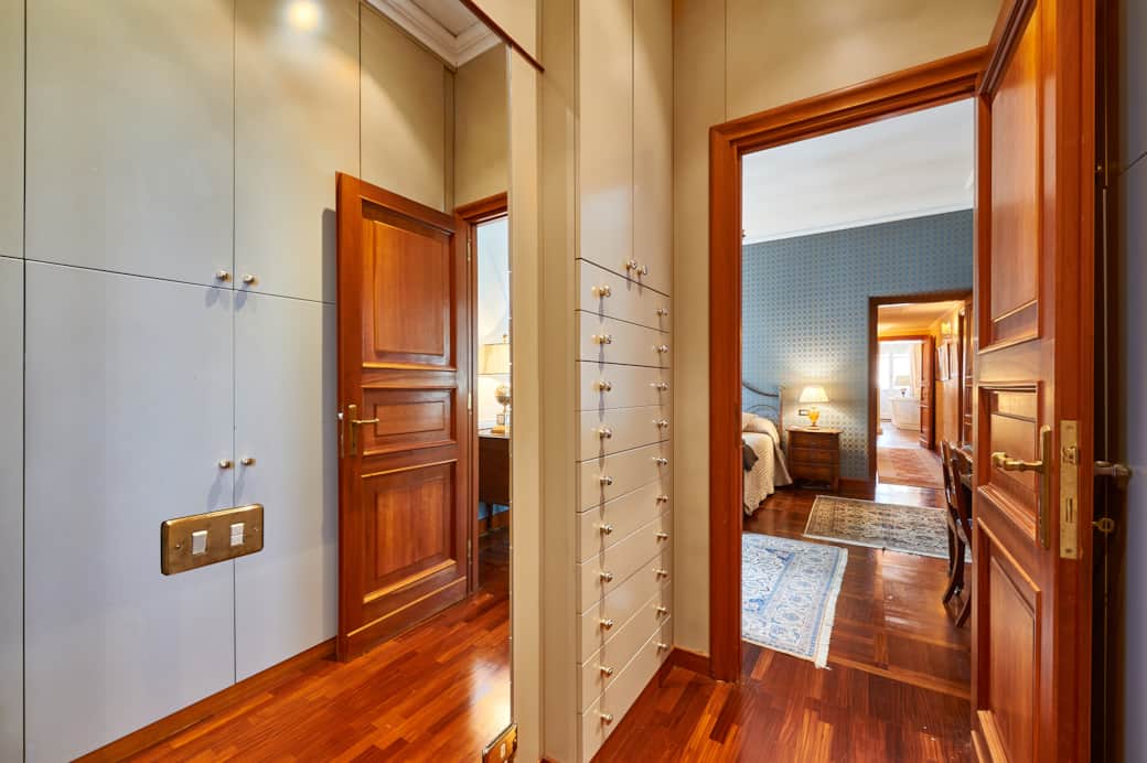 Master Bedroom's Closet