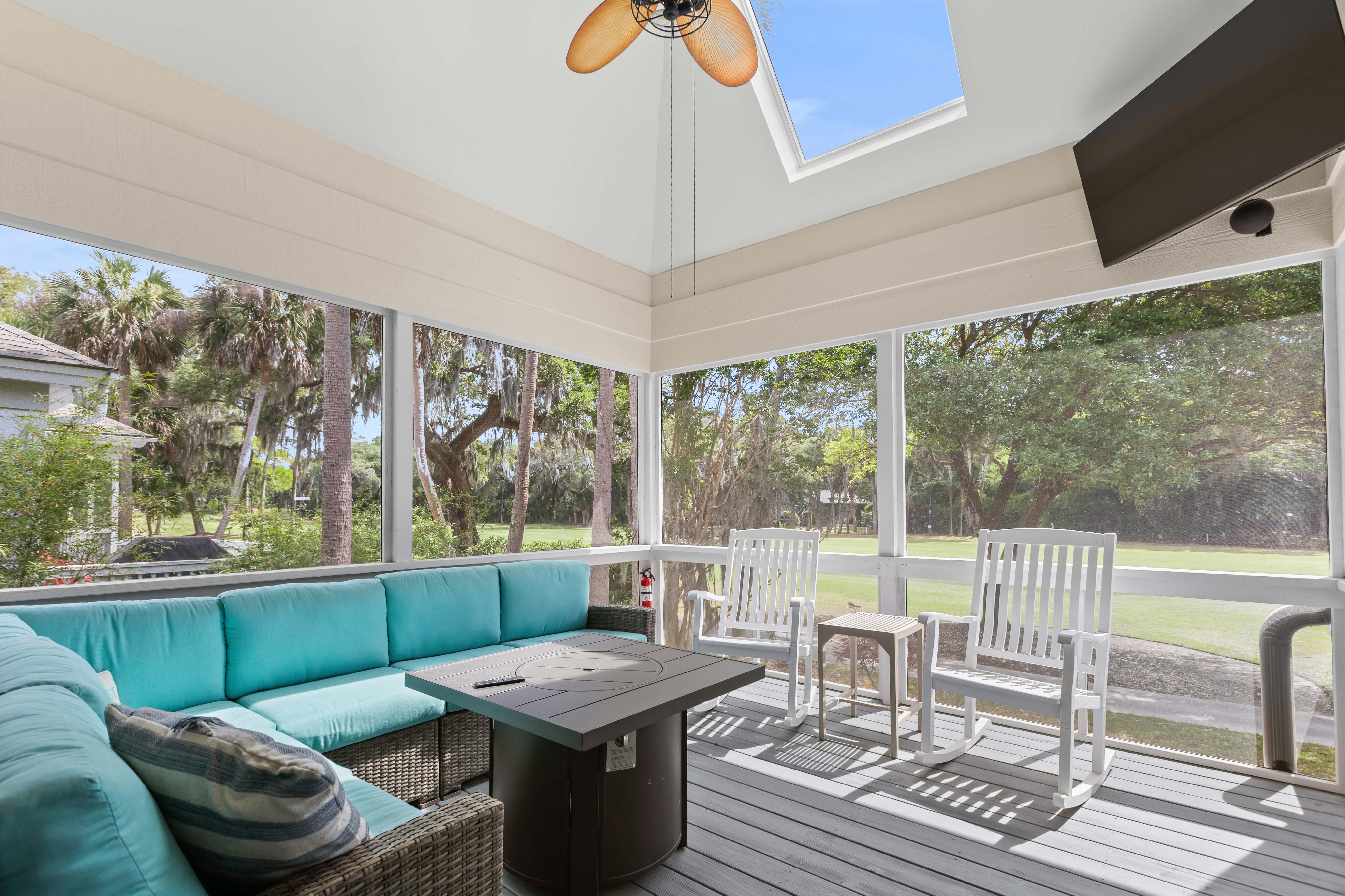 Screened in porch