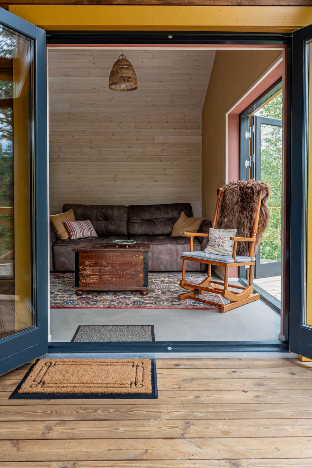 Get Lost Cabins: geltonasis namelis