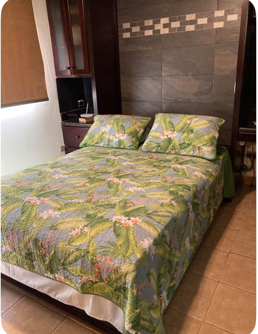 Queen bed