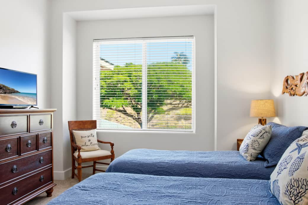 2nd bedroom - twins can be paired as a king