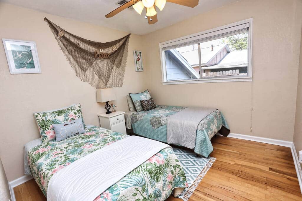 Bedroom 3 Two twin beds