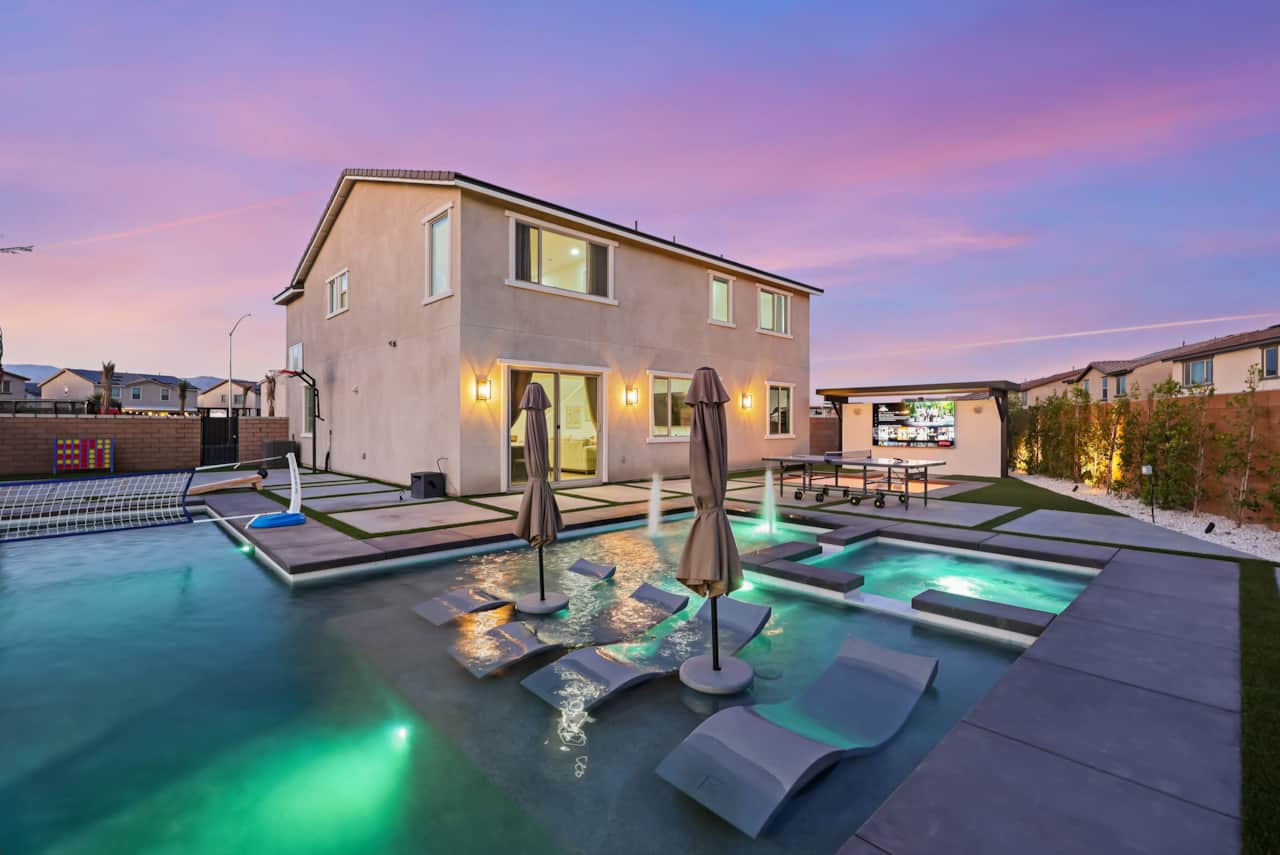 B2 PoolDusk