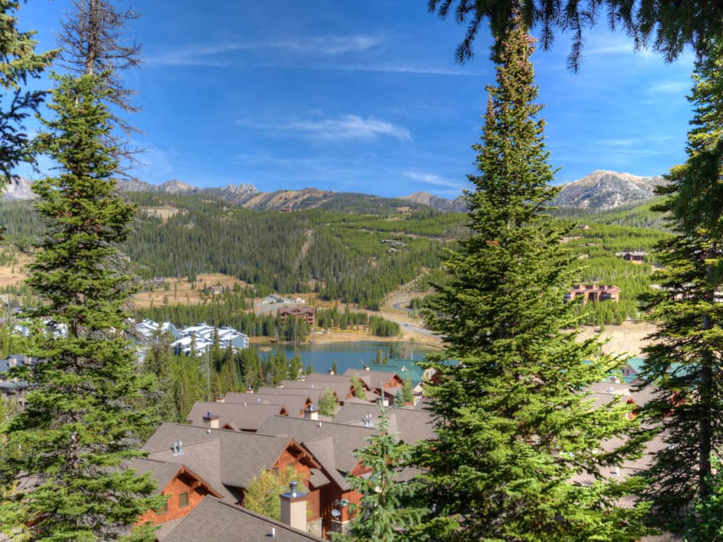 Arrowhead views of Lake Levinsky