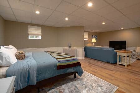 Downstairs King suite.
