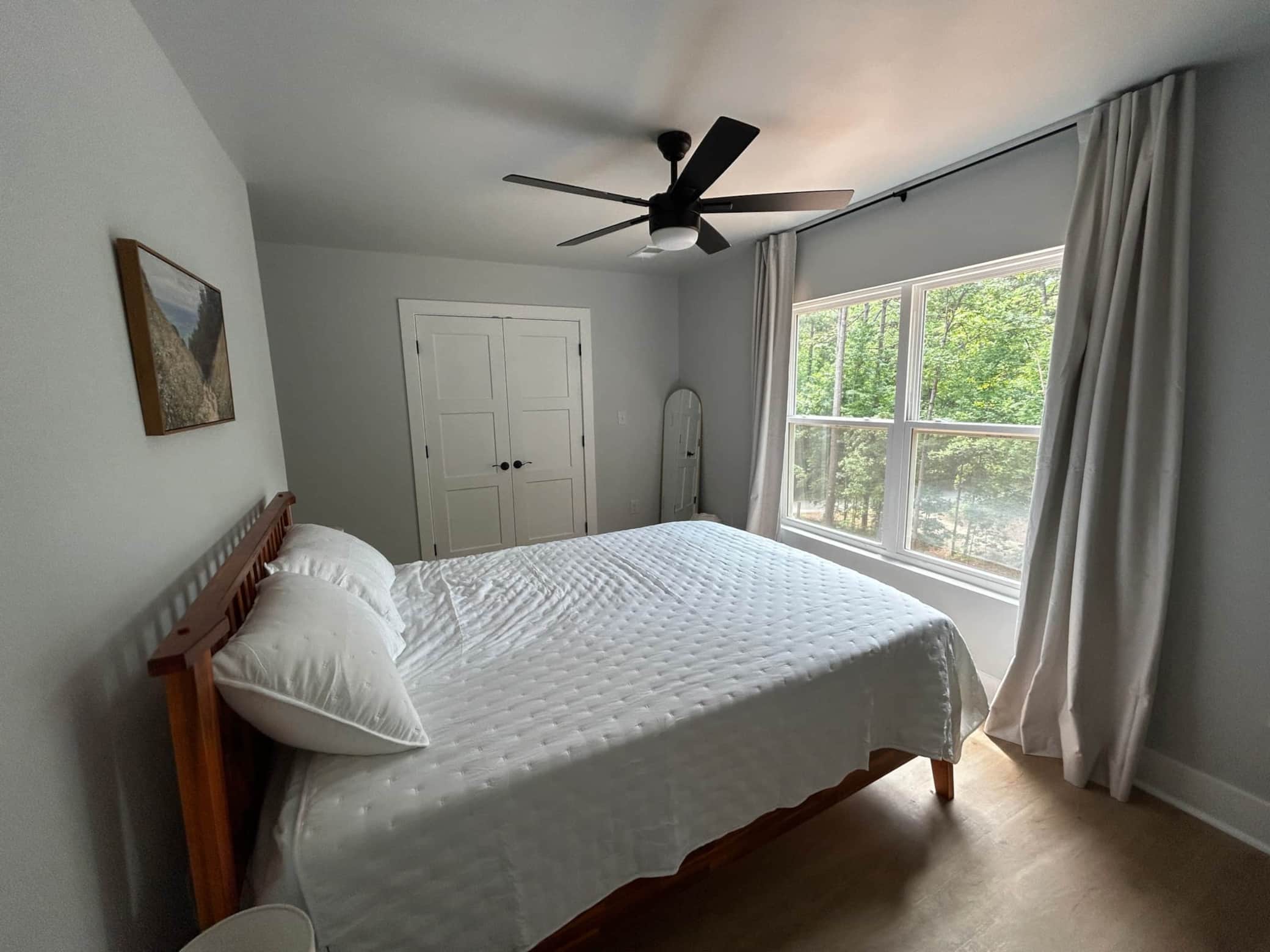 Upstairs Queen Bedroom Upstairs Queen Bedroom