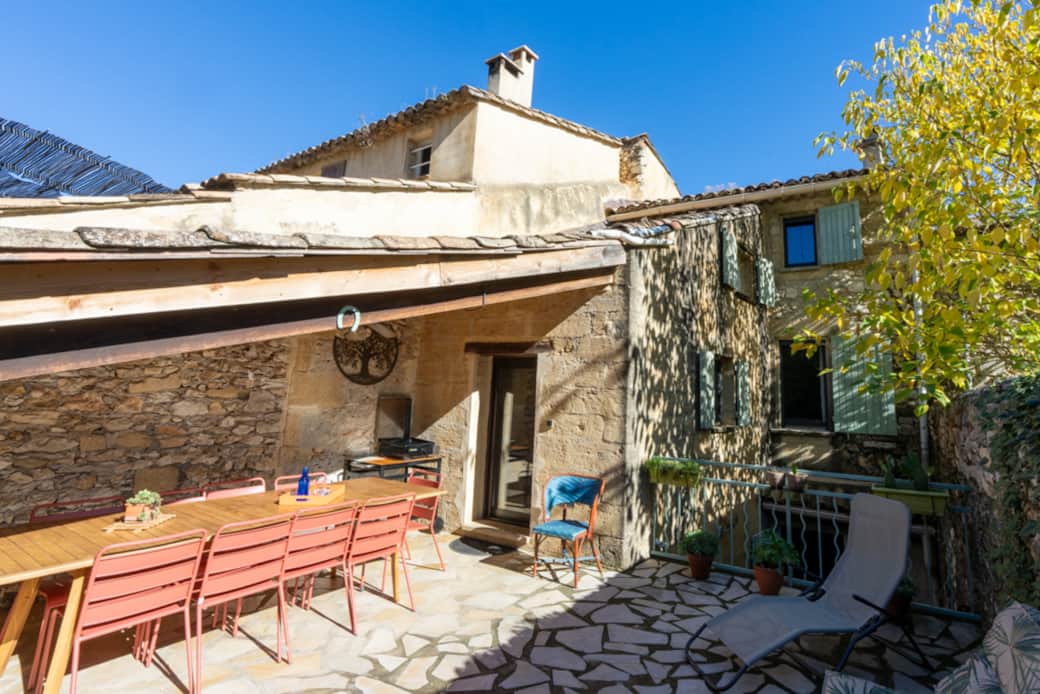 Breakfast and lunch under the Provencal sun