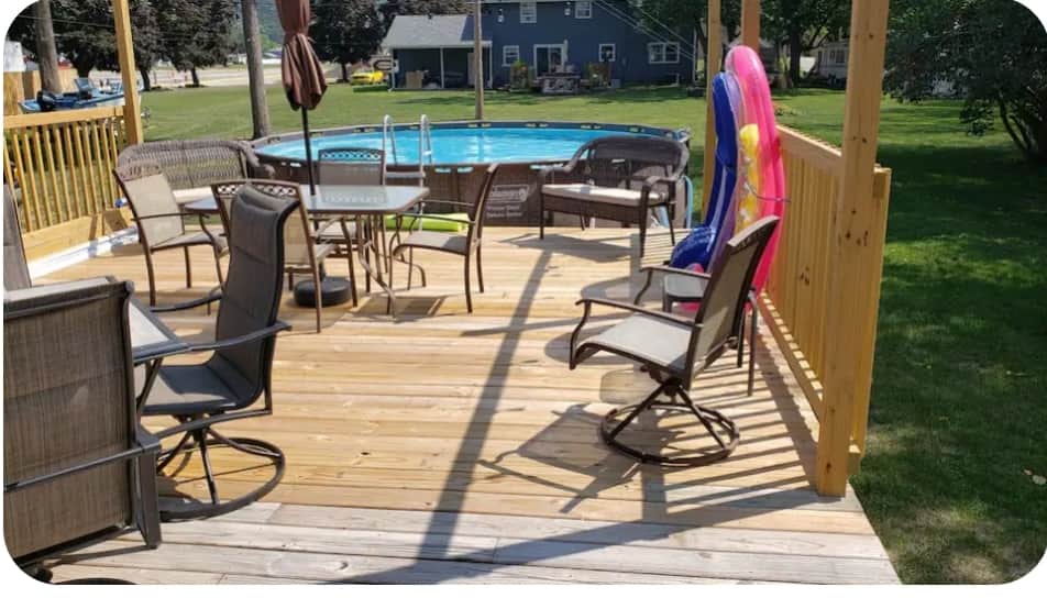 Deck/Pool