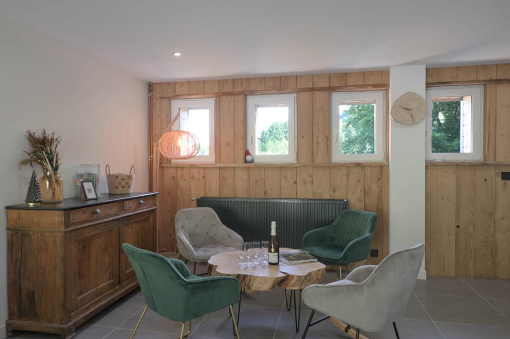 Fauteuils velours et vue panoramique : l'endroit idéal pour se poser. Fauteuils velours et vue panoramique : l'endroit idéal pour se poser.