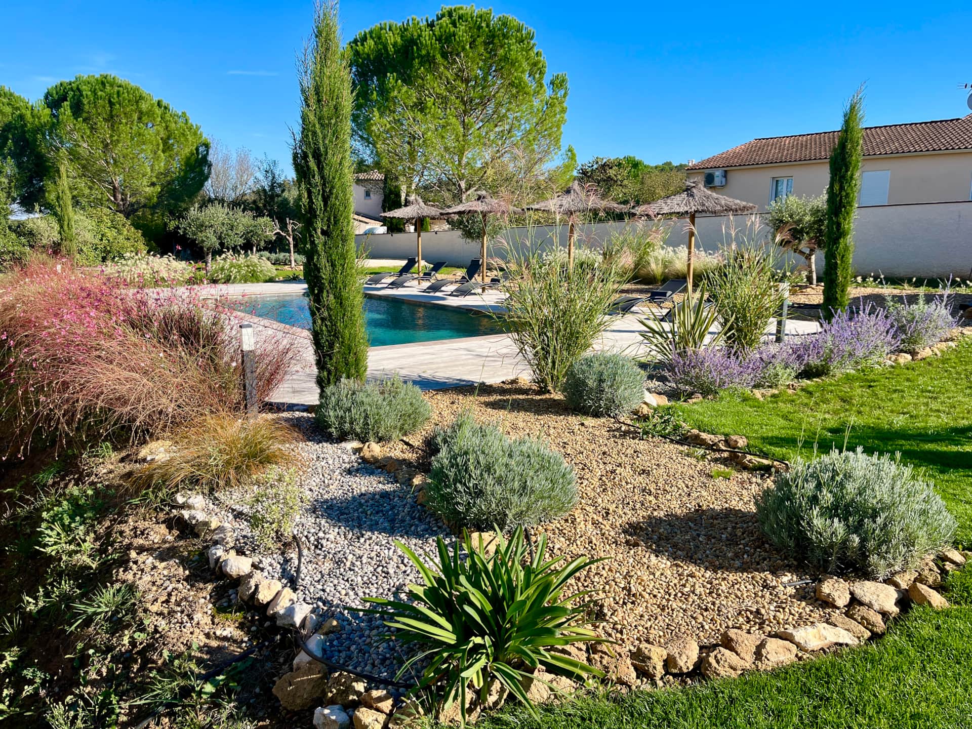Jardin méditerranéen paysager location vacances proche Uzès