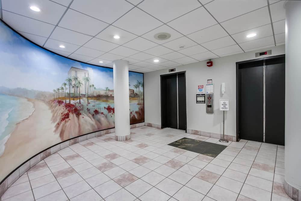 The Seashell Updated OCEANFRONT home away from home! Vacation Home