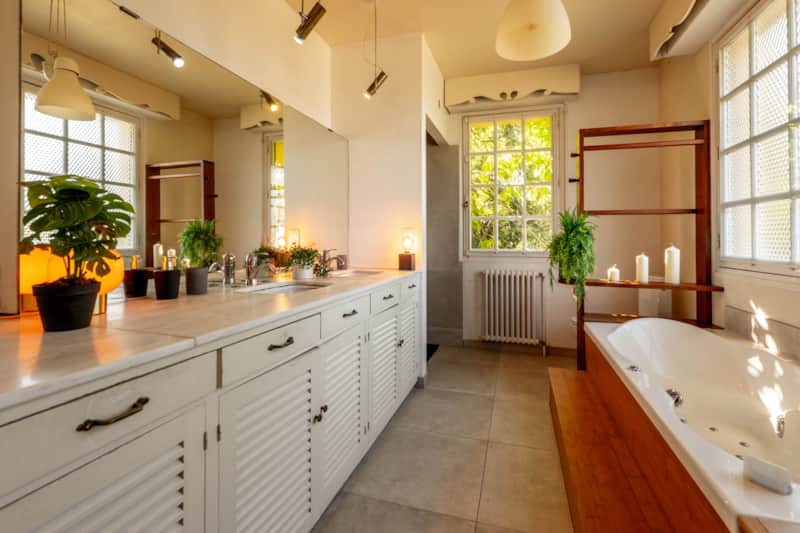 Villa de la Plume – Salle de bain attenante à la suite