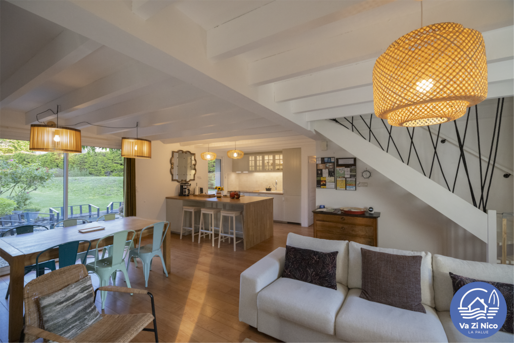 Vue du salon sur la pièce de vie