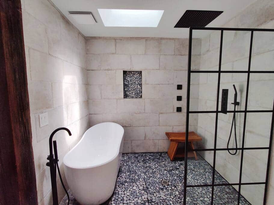 Master Bathroom Master Bathroom