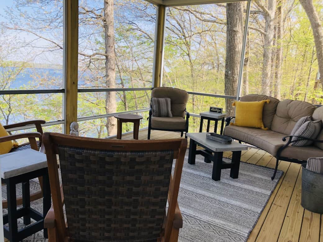 Barren River Lake Luxury Vacation Rental, Farmhouse with Water view