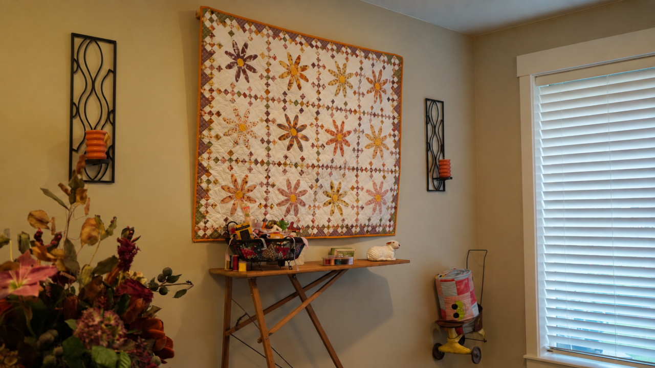 cedar-city-quilt-retreat-vintage-ironing-board-daisy-quilt