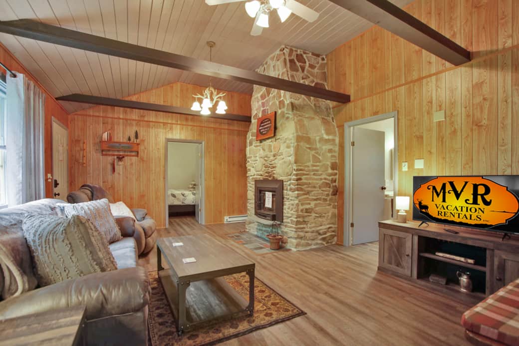 WiFi, Smart TV 2 bed 1 bath, sleeper sofa, AWD/4WD recommended year round. 