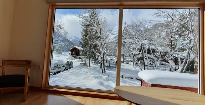Hakuba Views – chalet exterior