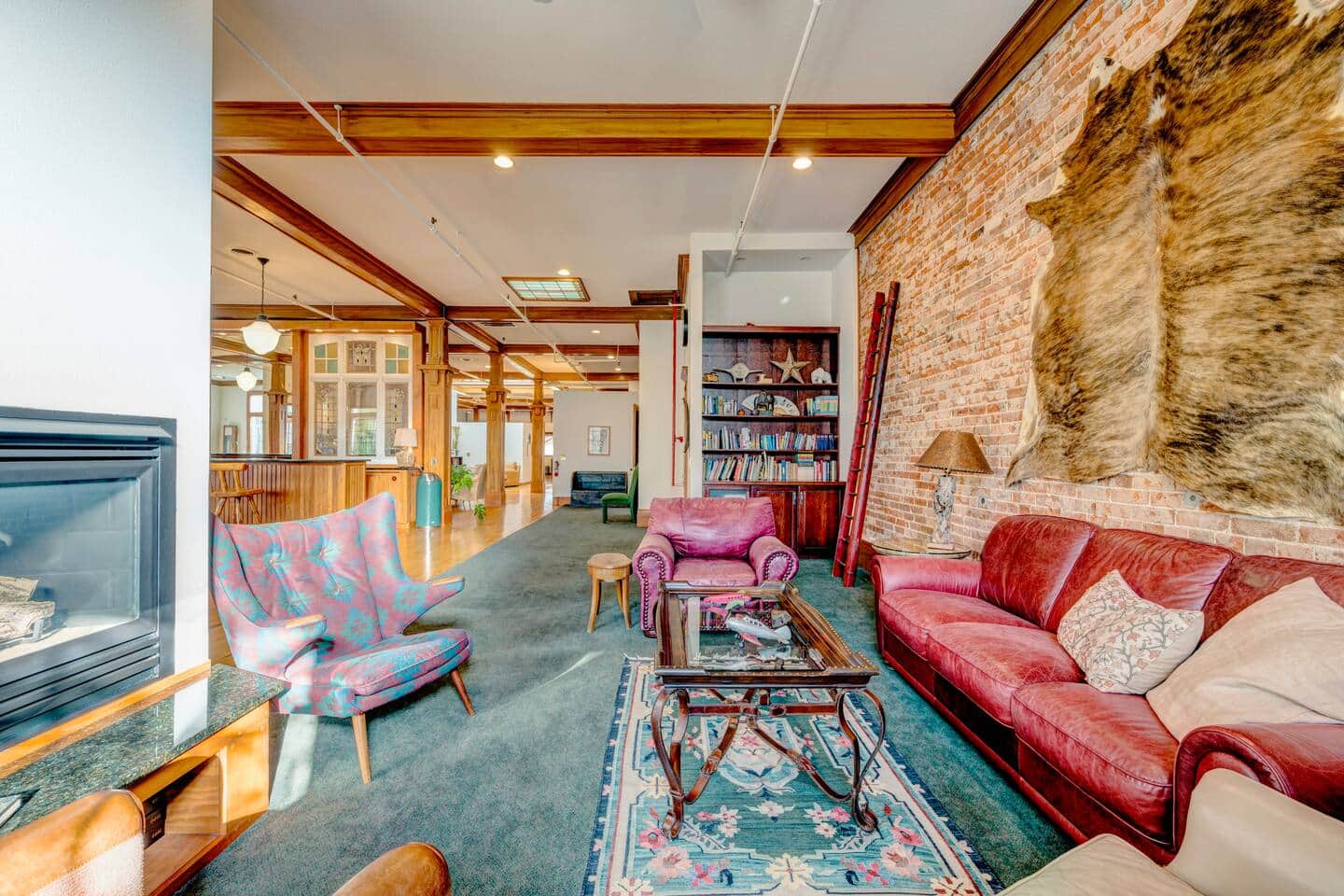 New York Store Suite second bedroom