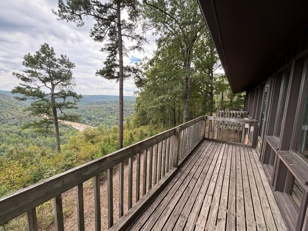 Cozy rustic cabin in Arkansas Ozarks near Buffalo National River at Buffalo Point