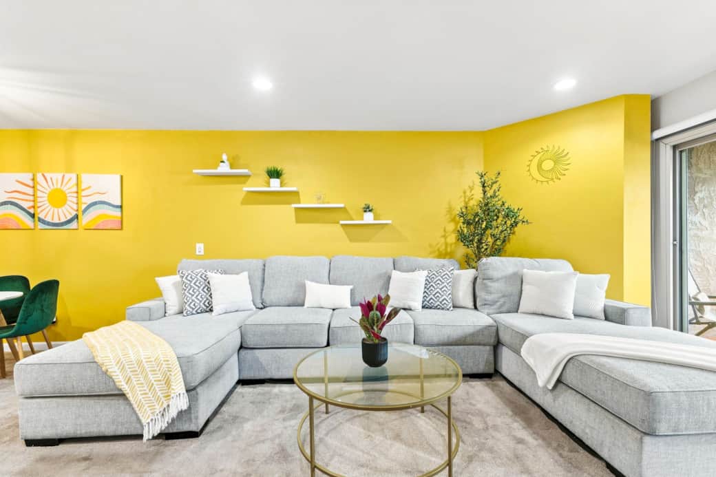 Spacious Living Room w/ Sectional Couch