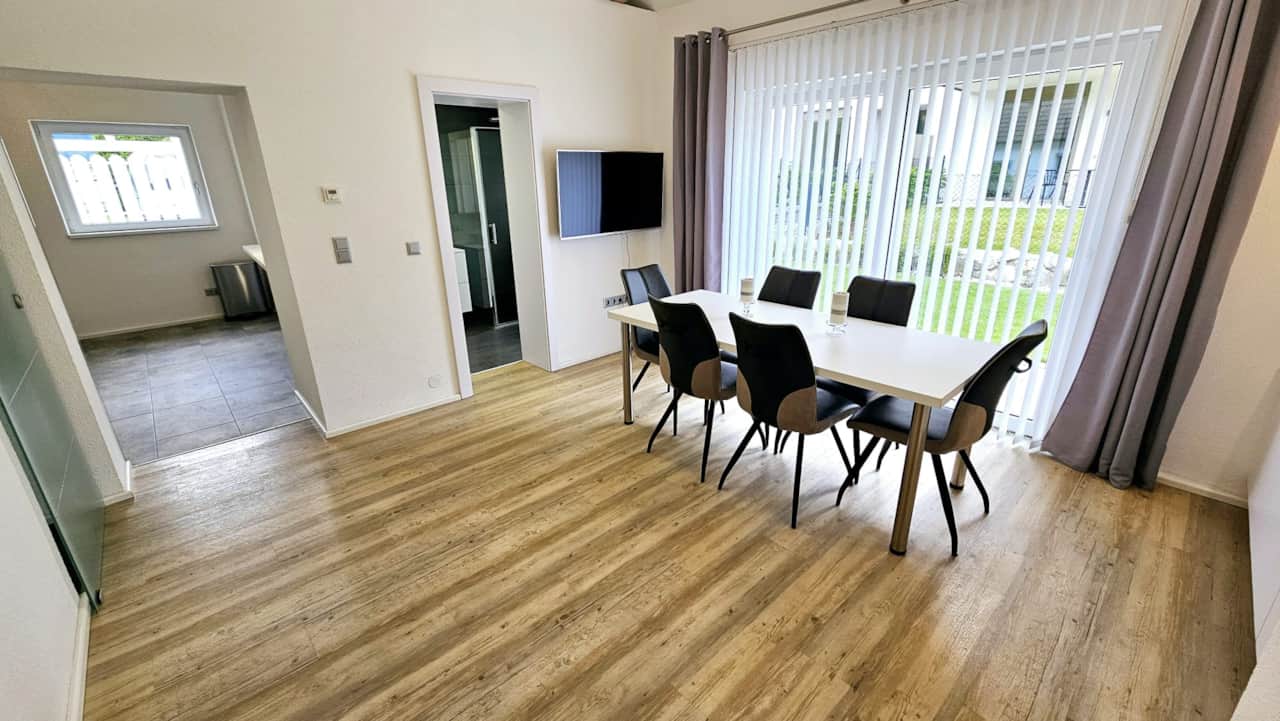indoor/dining area