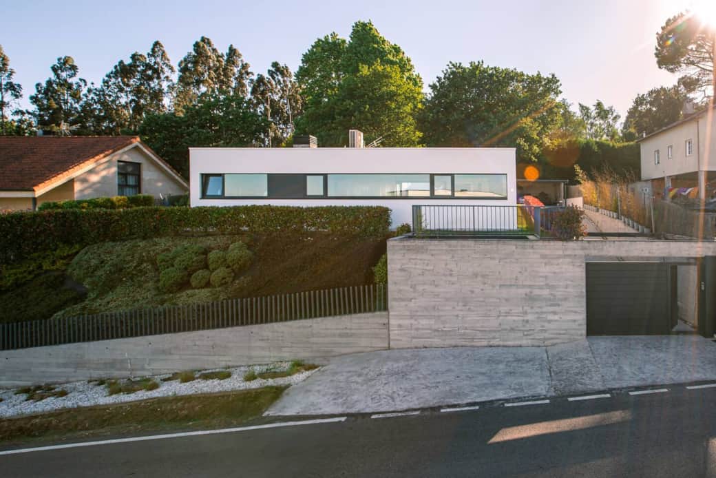 La Villa desde la carretera.