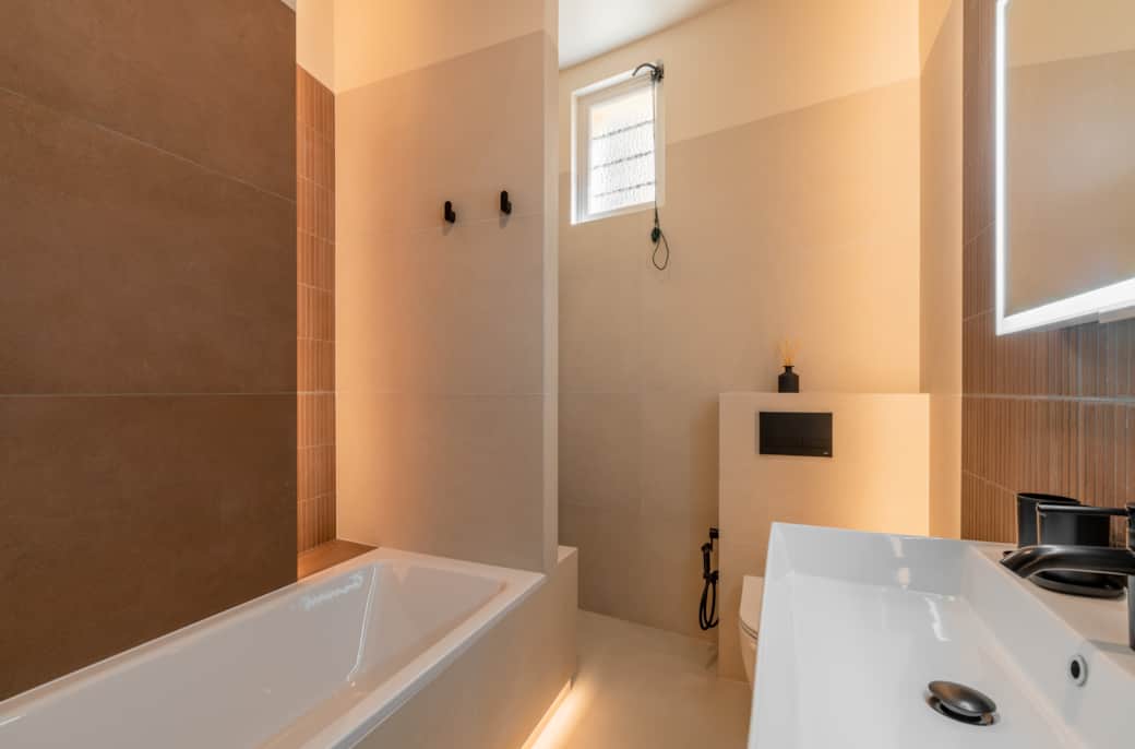 En-suite bathroom