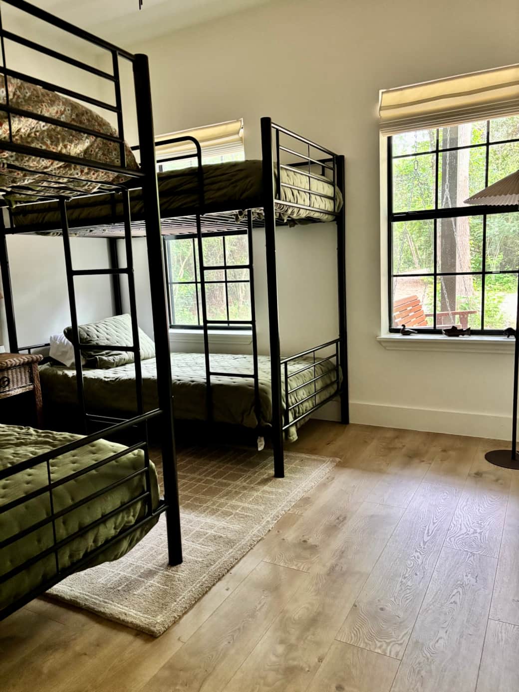 Bunk Room with 4 Twin Mattresses