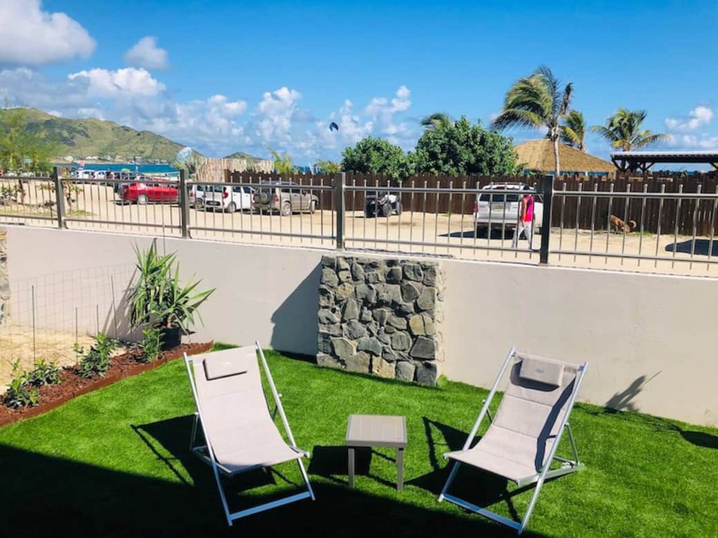Garden chair with a view of the beach Siview