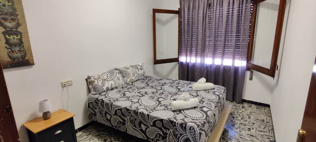 Costa Brava Apartment with Wifi and Beachfront in Barcelona - Double Room with Window and Double Bed