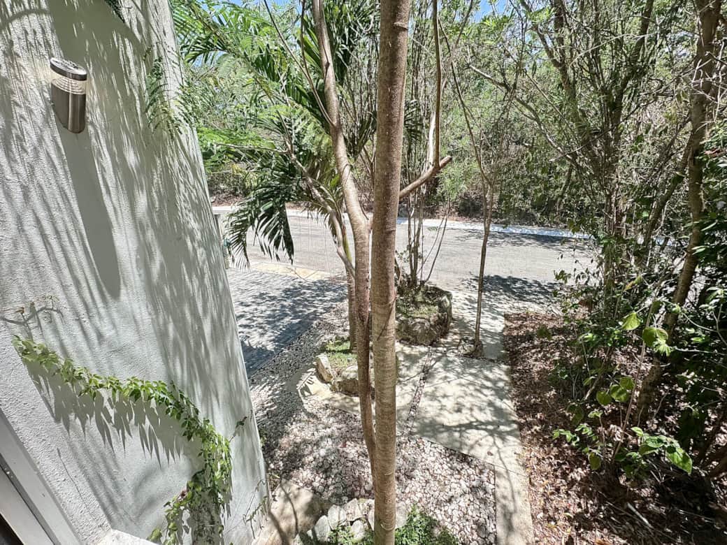 Beautiful two-story home with patio with grill at 10 minutes from the beach