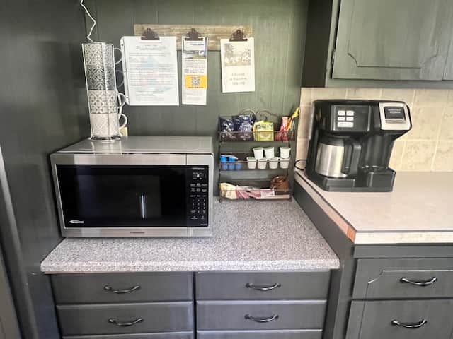 Kitchen/coffee bar