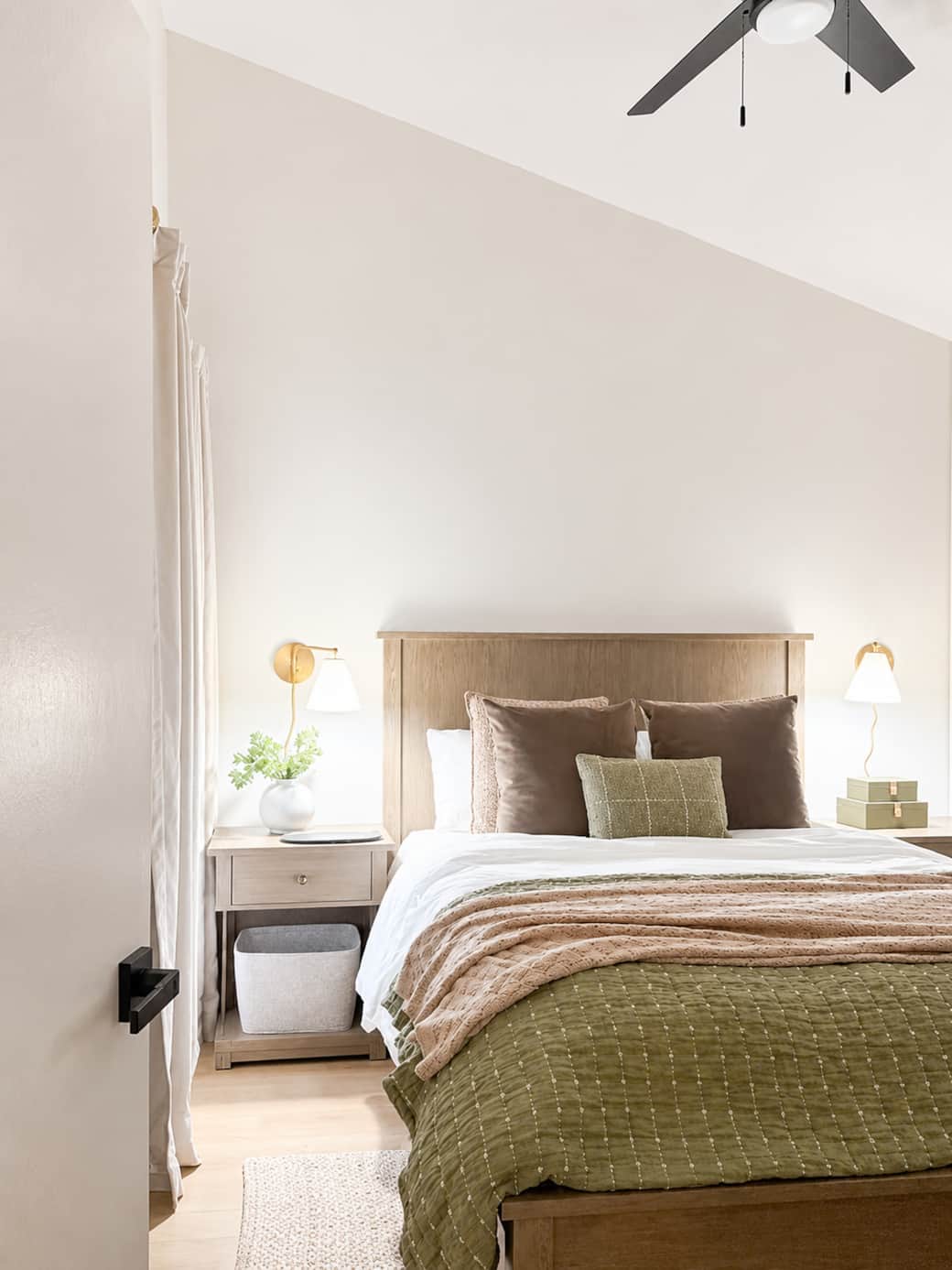 Cozy Queen Bed with Oversized Closet and 55" TV