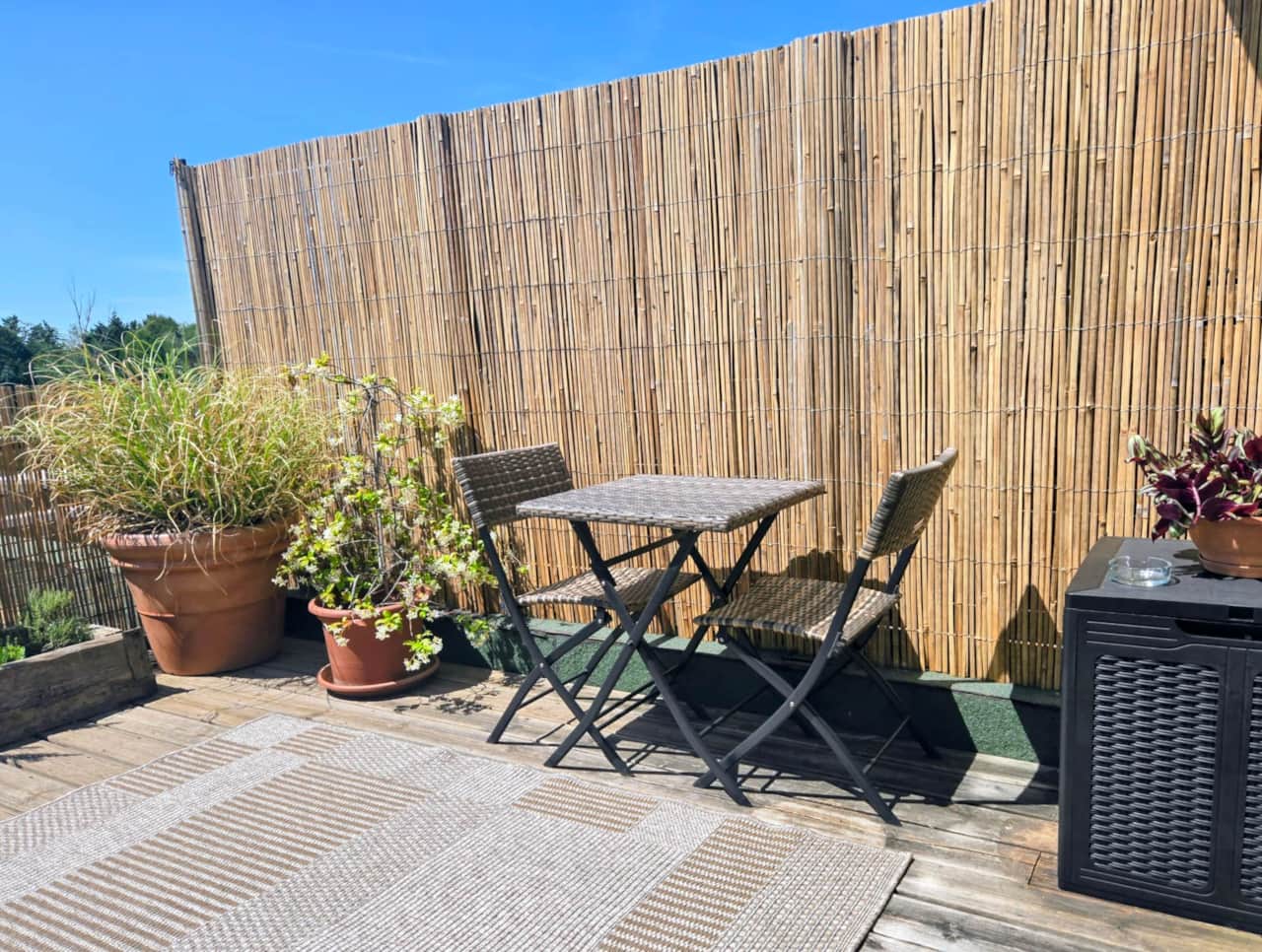 Table de la terrasse du"Studio Vert"