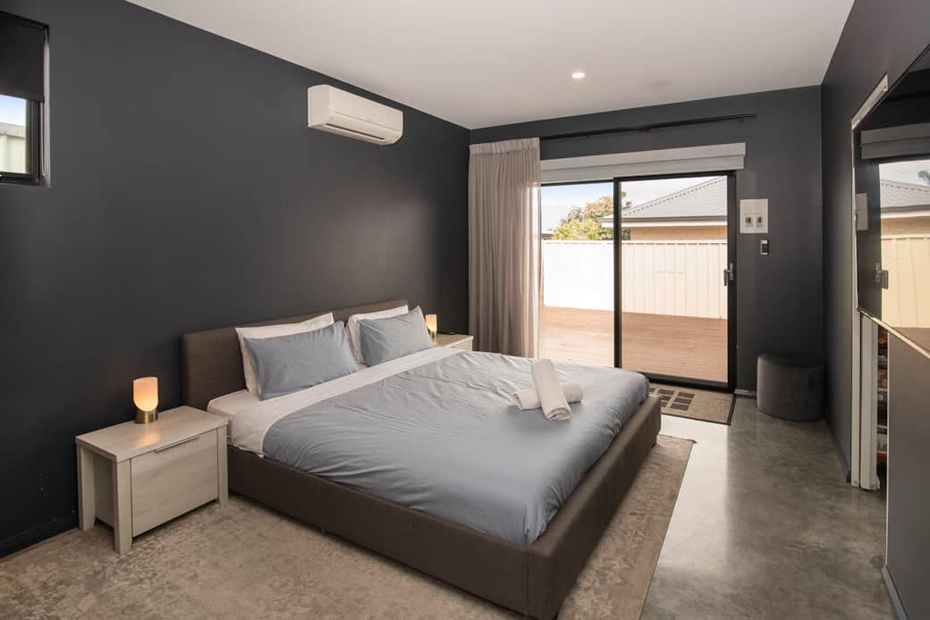 Master bedroom with King Bed Master bedroom with King Bed