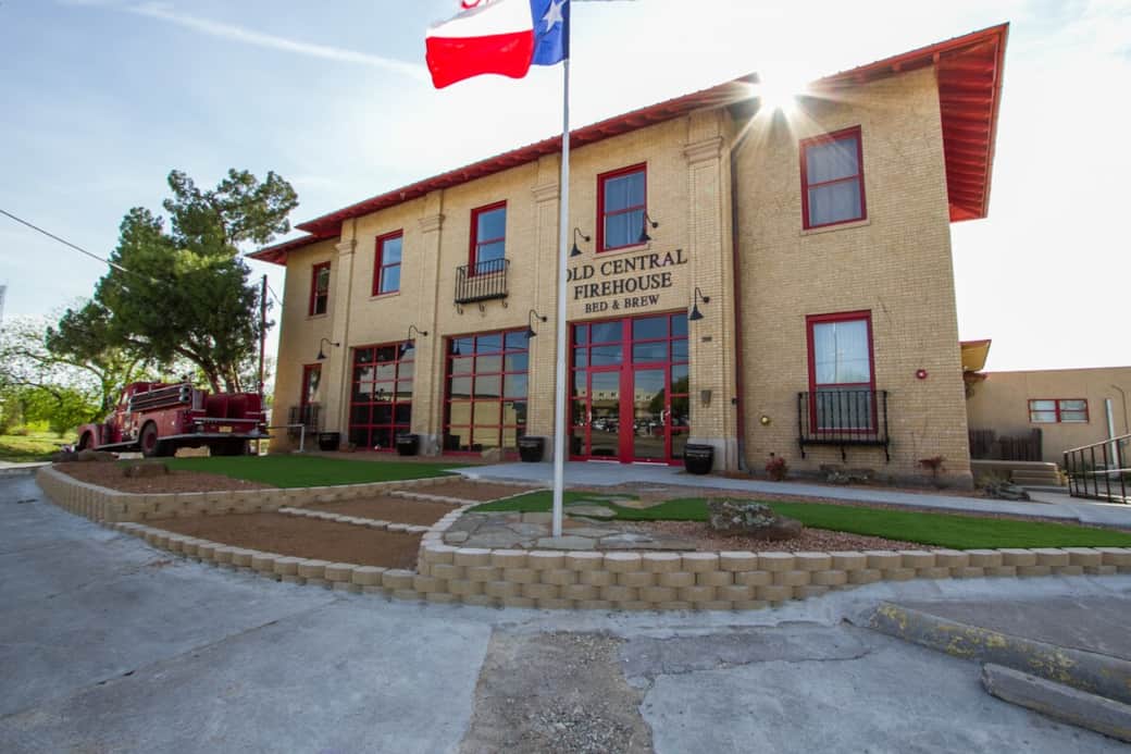 Situated in Downtown San Angelo, Old Central Firehouse was built in 1929. It was one of the first firehouses in San Angelo and remained a firehouse until 1976.This building is beautiful in stature 
Enjoy a relaxing getaway in an old unique Firehouse 