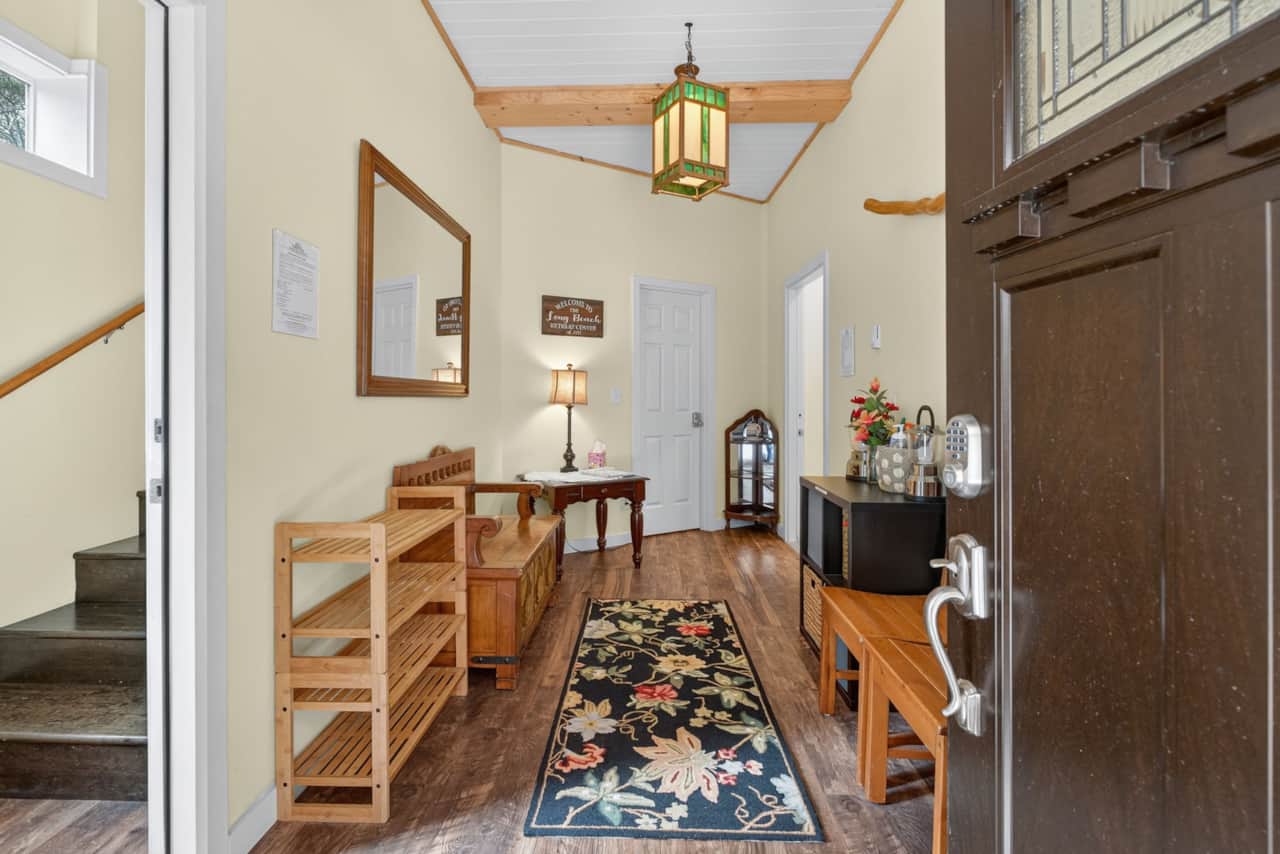 Entry Foyer.jpg