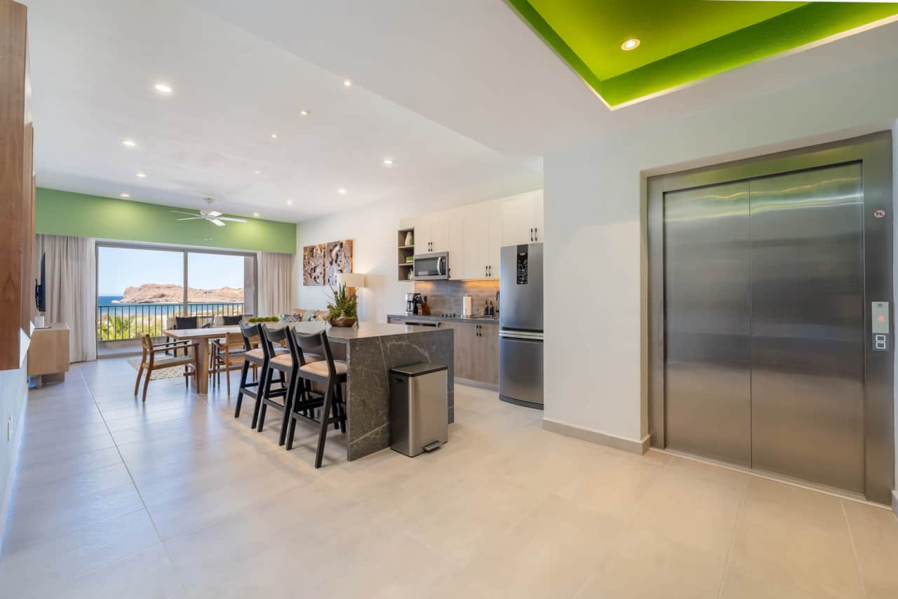 1301 Kitchen Entry.jpg