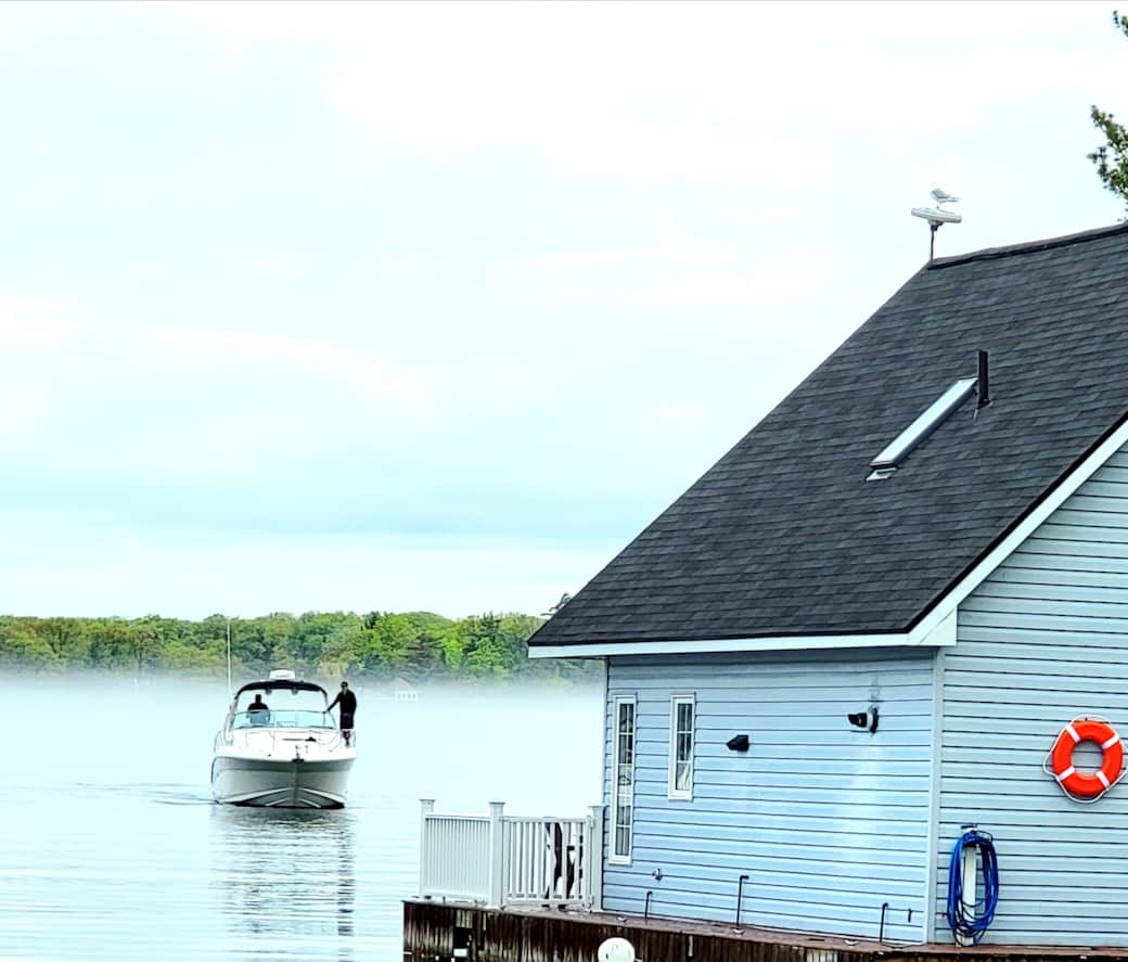 Floating House Harbor