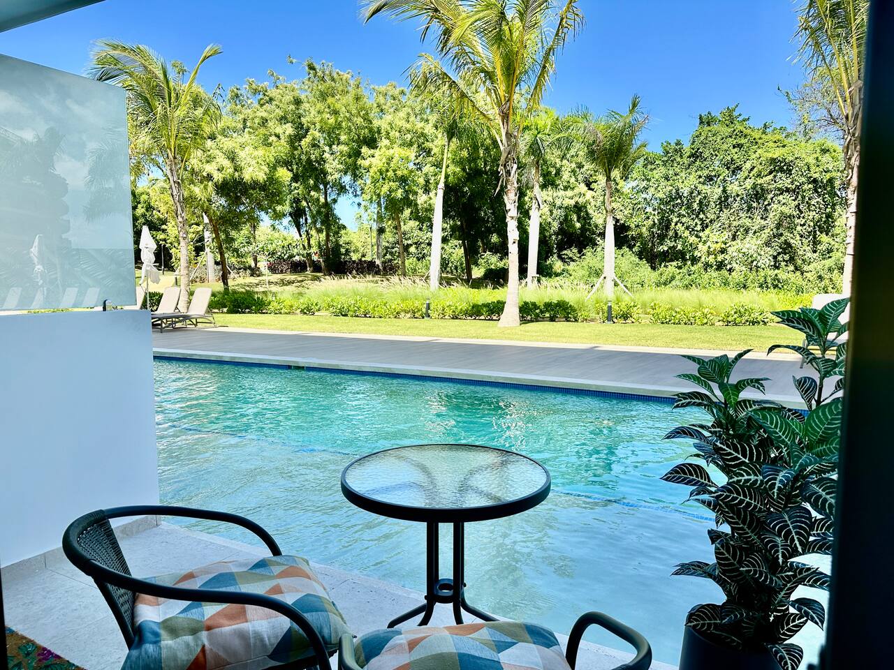 Swim-up pool condo @ Cana Rock Universe, Cana Bay photo 4